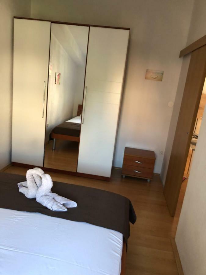 Apartman Polegubic Biograd Na Moru Exterior foto